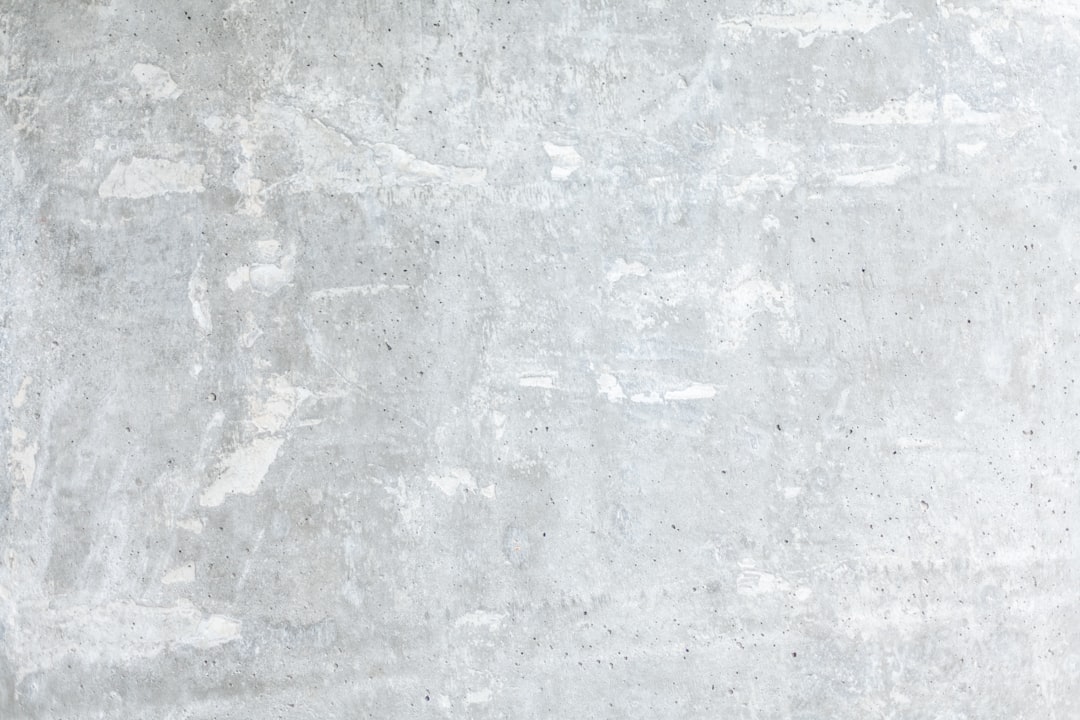 Betonlook wand met industriële afwerking. Betonlook wand met industriële afwerking.